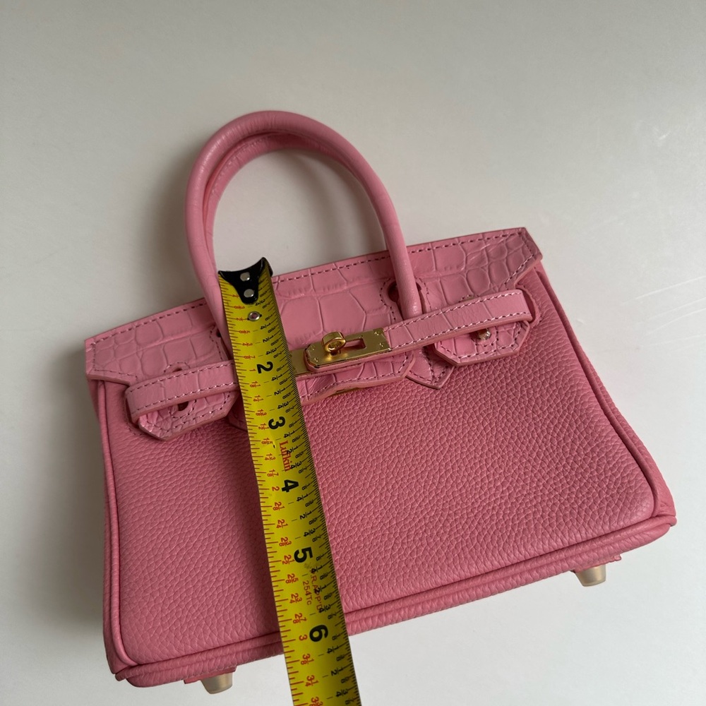 Classic Mini Leather Hangbag Gold Lock - Picture 13 of 14